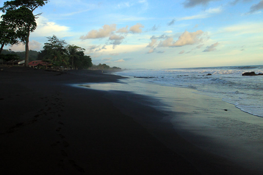 hermosa surf contest hermosa beach 
 - Costa Rica