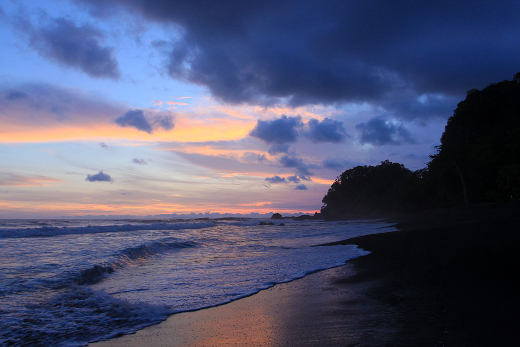 hermosa surf contestest hermosa sunset 
 - Costa Rica