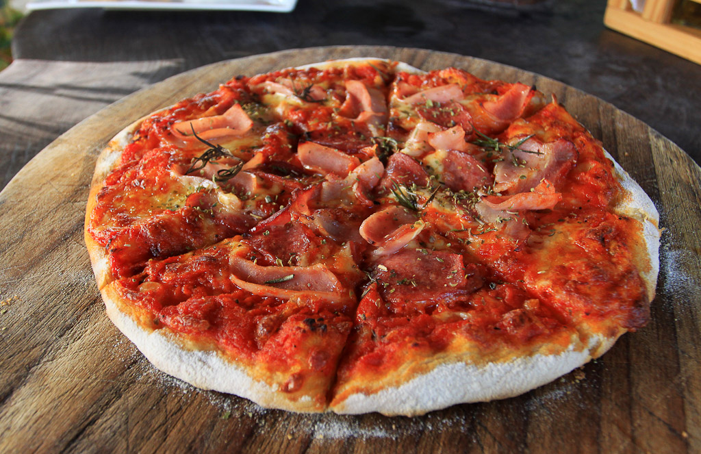  a day puerto viejo amimodo pizza 
 - Costa Rica